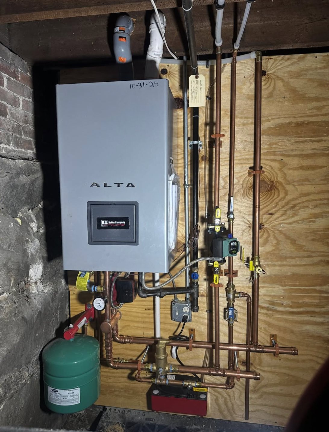 Alta wall-hung high-efficiency boiler installation